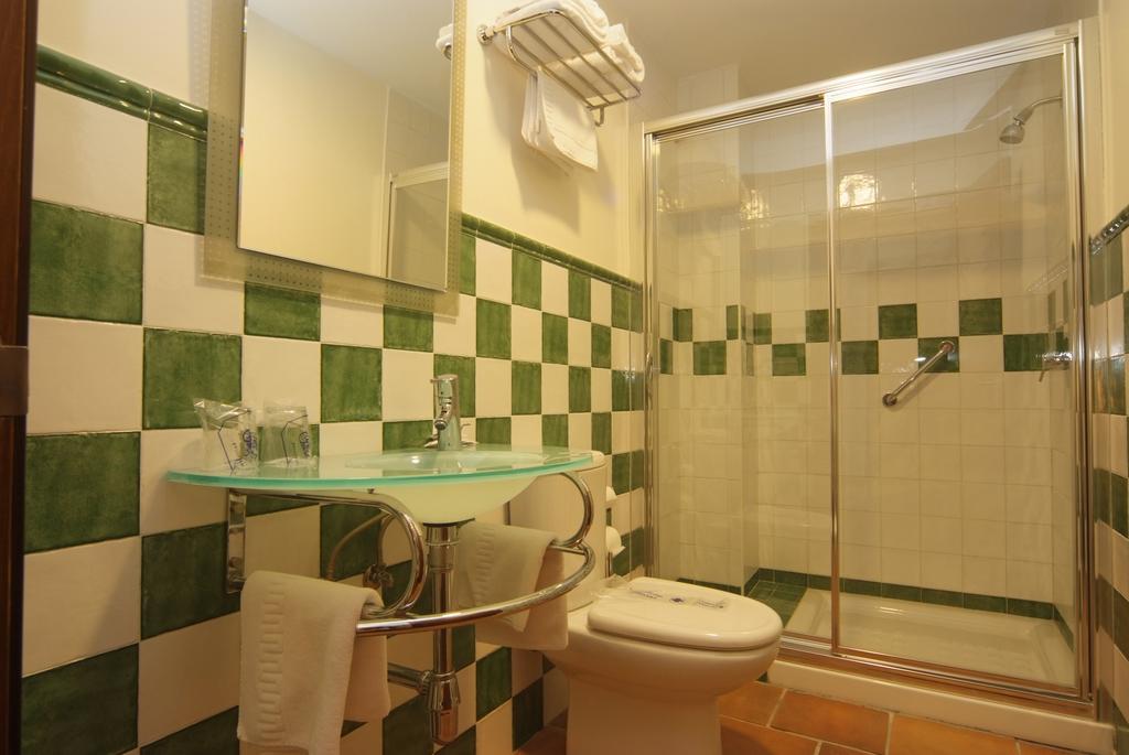 Double or Twin Room,155485070:JPEG